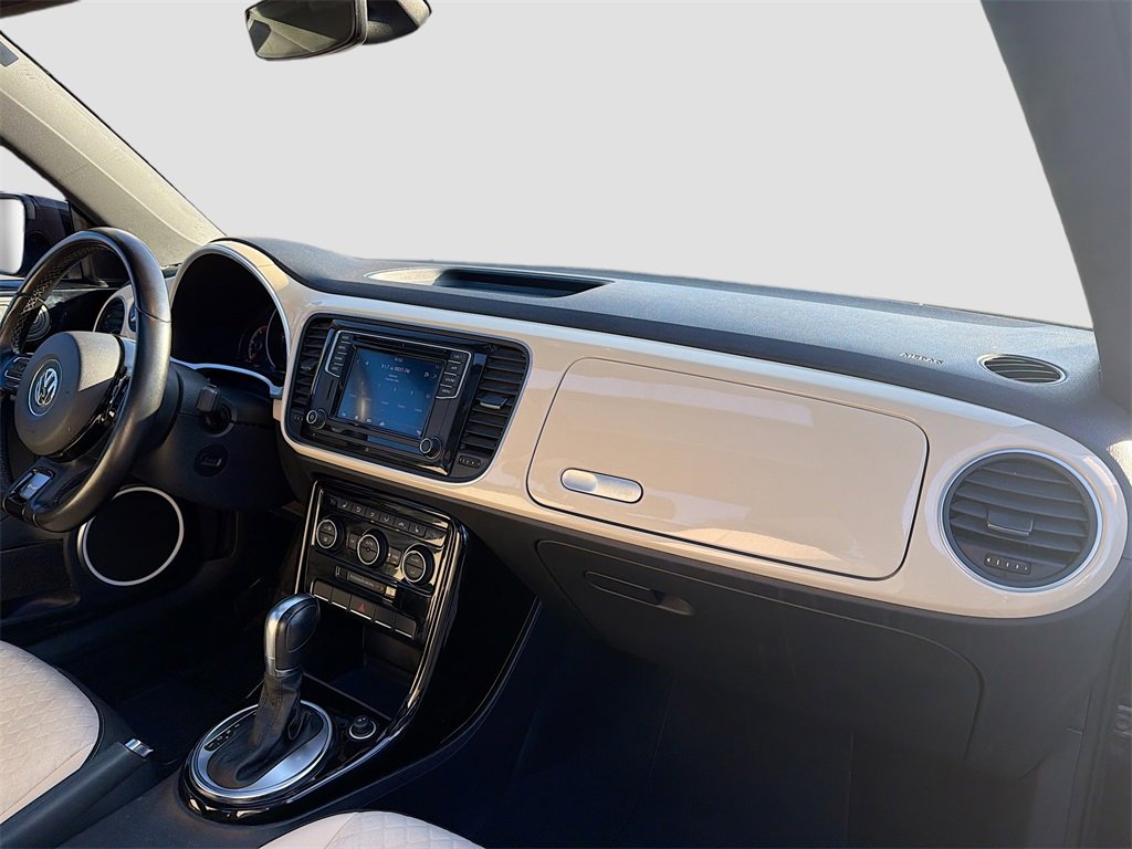 Used 2019 Volkswagen Beetle 2.0T SE image 28