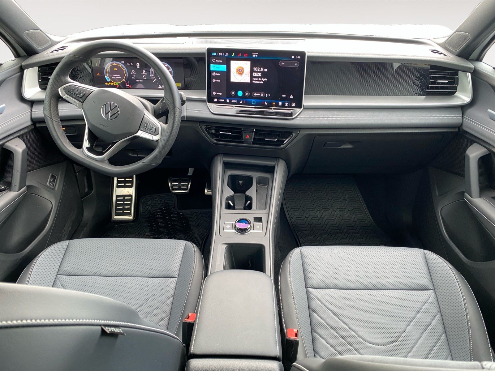 New 2026 Volkswagen Tiguan SE R-Line FWD image 12