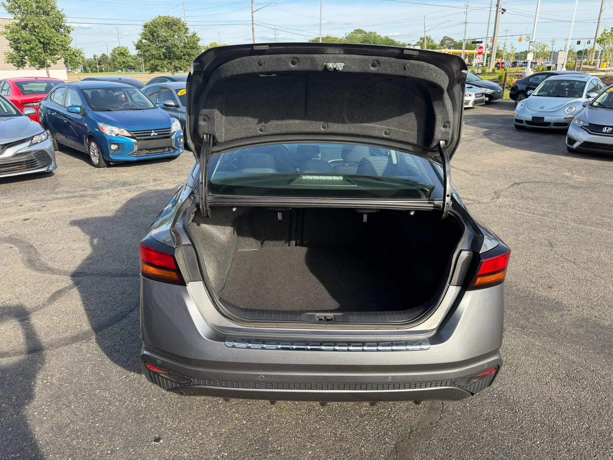 Used 2022 Nissan Altima 2.5 SV FWD image 32