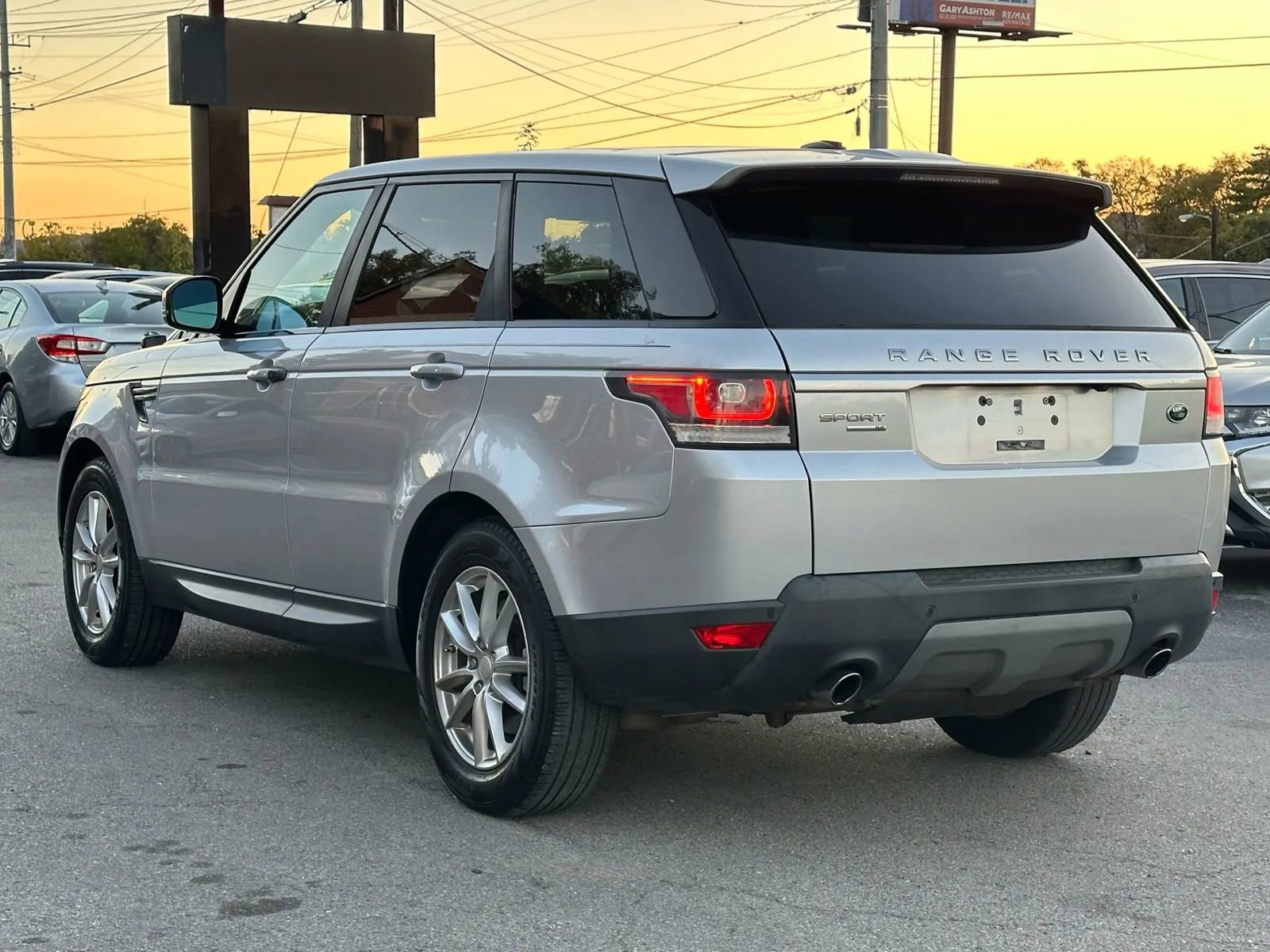 Used 2014 Land Rover Range Rover Sport SE image 5