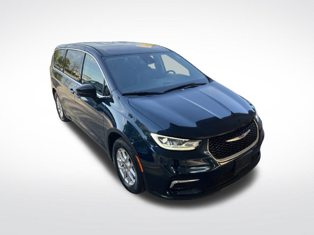 Used 2024 Chrysler Pacifica Touring-L FWD image 34