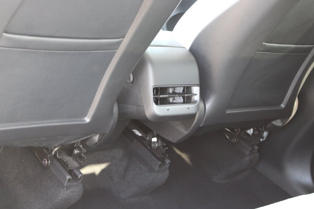 Used 2023 Tesla Model Y Performance AWD/4WD image 30