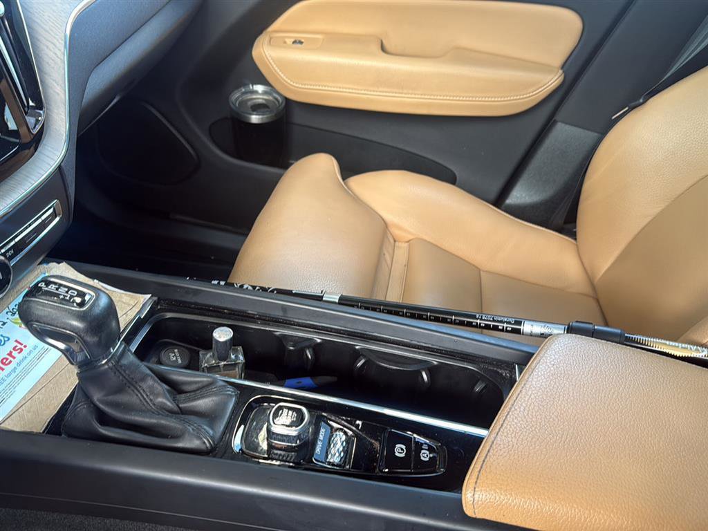 Used 2018 Volvo XC60 T5 Inscription w/ Convenience Package AWD/4WD image 11