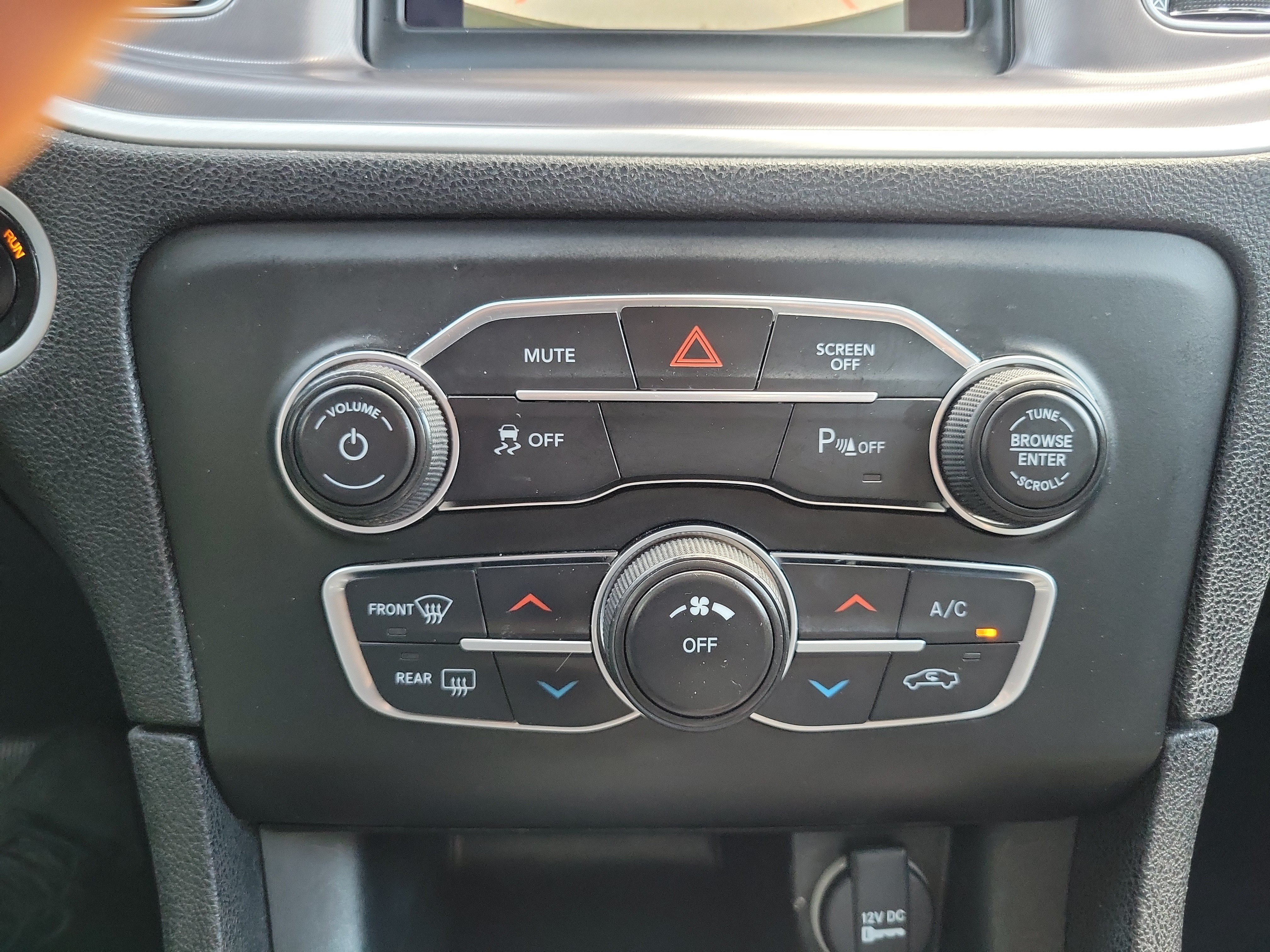 Used 2022 Dodge Charger SXT RWD image 29