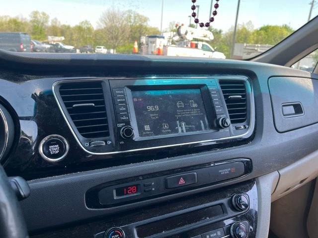 Used 2017 Kia Sedona EX FWD image 13