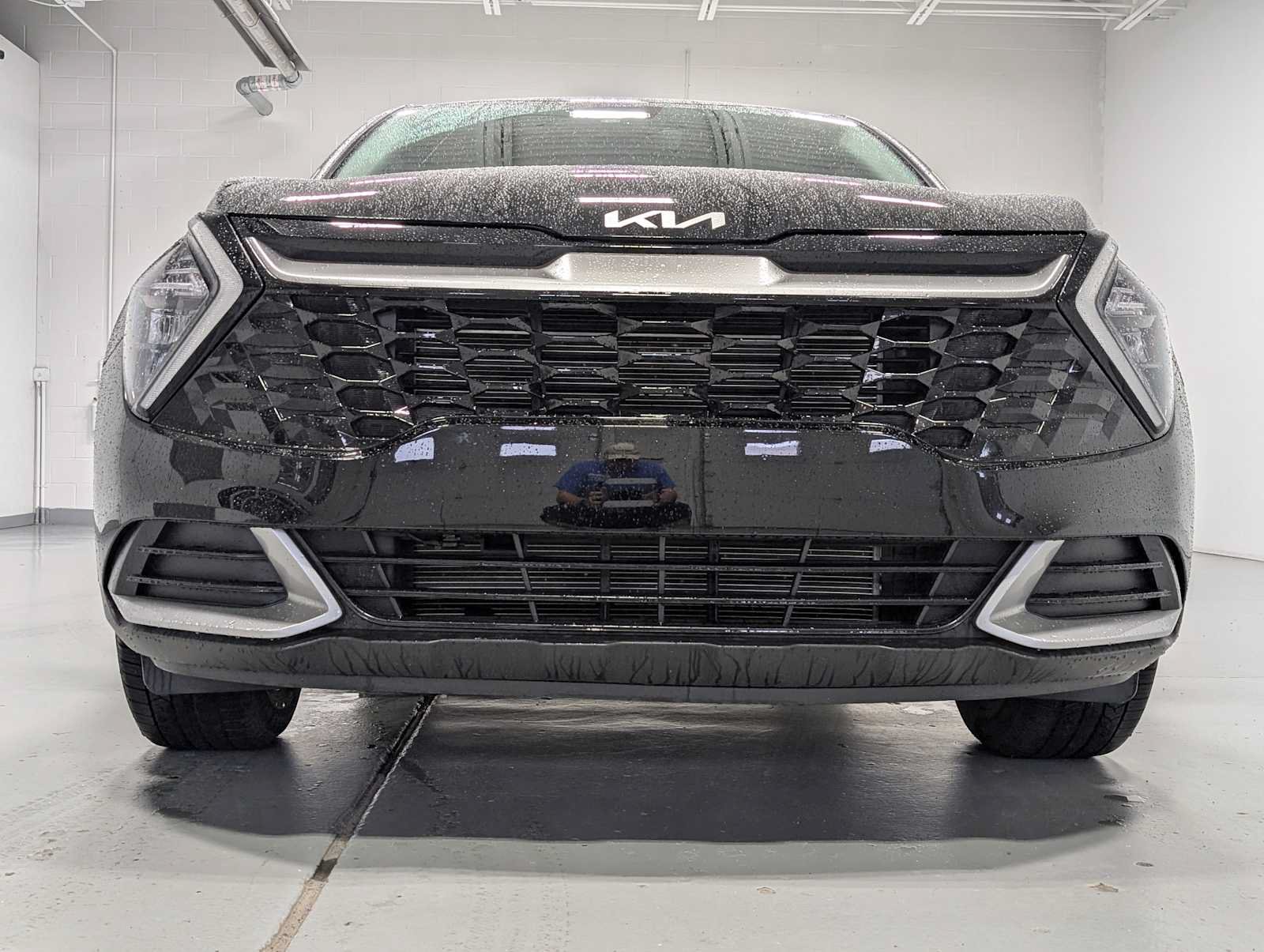 Used 2023 Kia Sportage EX FWD image 2