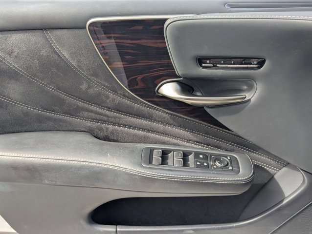 Used 2024 Lexus LS 500 w/ Interior Upgrade Package RWD image 9