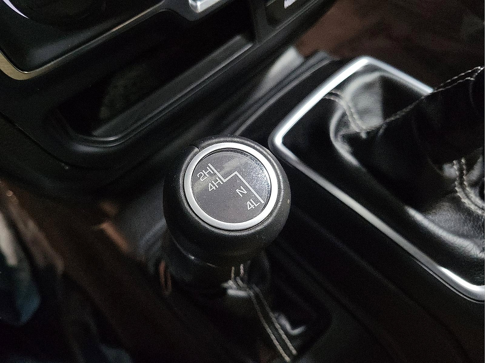 Used 2018 Jeep Wrangler Unlimited Sahara image 17