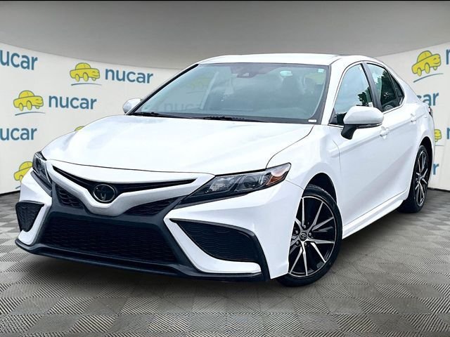 Used 2023 Toyota Camry SE FWD image 12