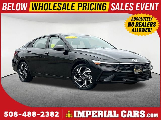Used 2025 Hyundai Elantra SEL image 1