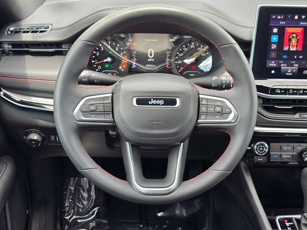 Used 2024 Jeep Compass Trailhawk w/ Trailhawk Convenience Group AWD/4WD image 8