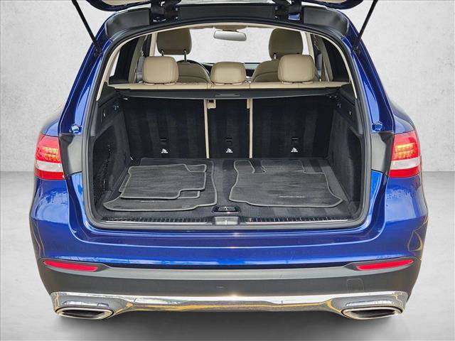 Used 2017 Mercedes-Benz GLC 300 4MATIC image 6