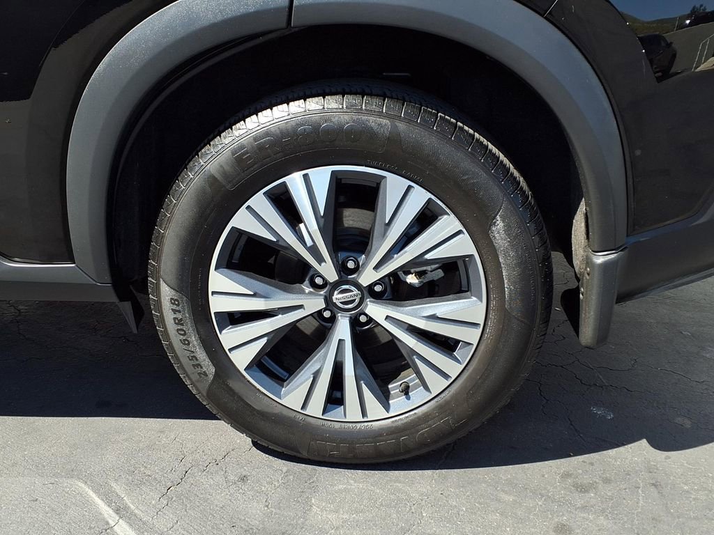 Used 2021 Nissan Rogue SV image 4