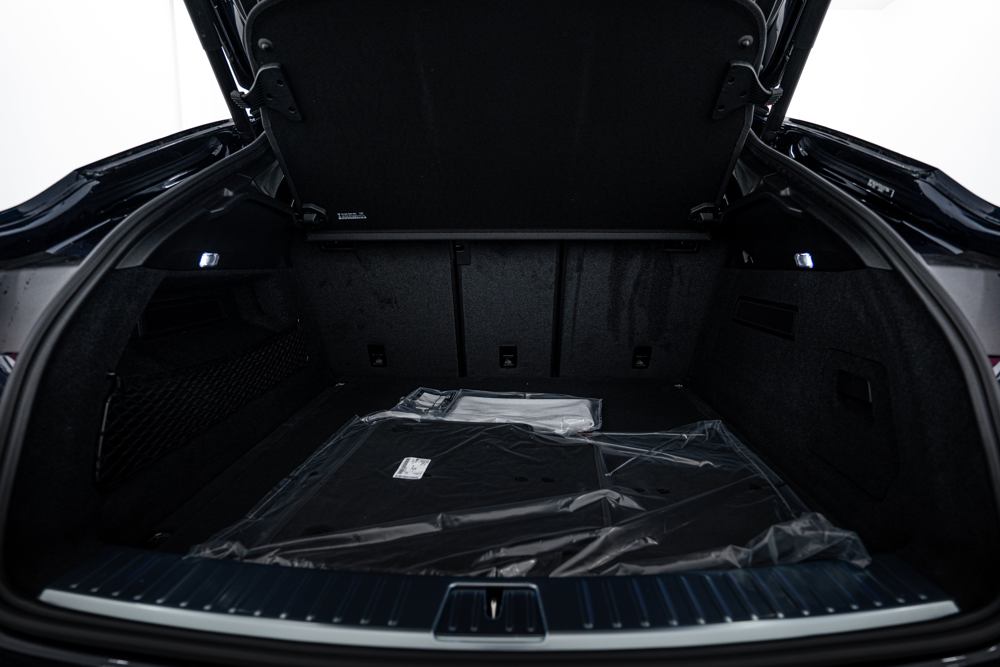 Certified 2025 Porsche Cayenne Coupe image 25