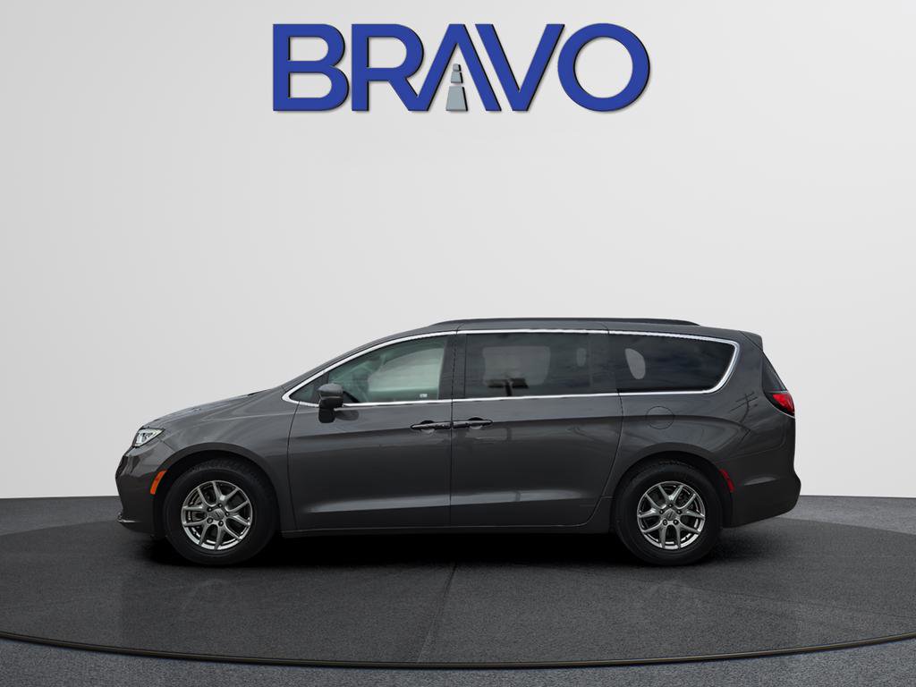Used 2021 Chrysler Pacifica Touring image 6
