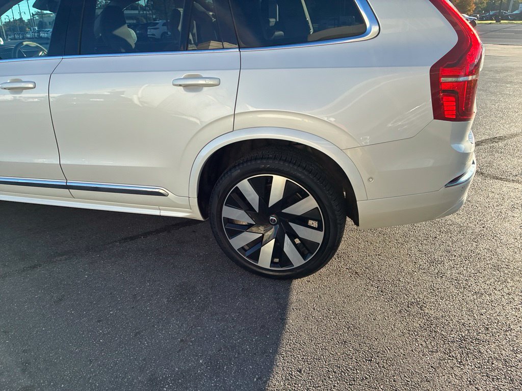 Used 2024 Volvo XC90 T8 Plus w/ Protection Package Premier AWD/4WD image 9