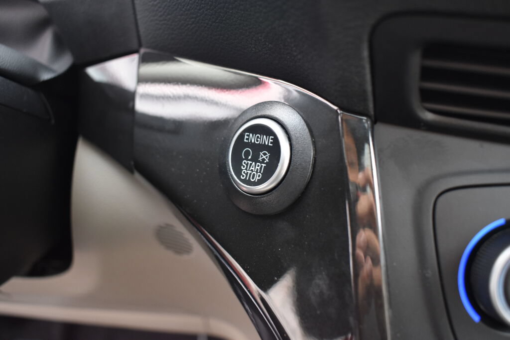 Used 2019 Ford Escape Titanium AWD/4WD image 13