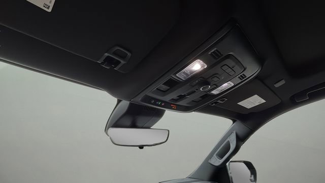 Used 2024 Chevrolet Tahoe High Country image 28