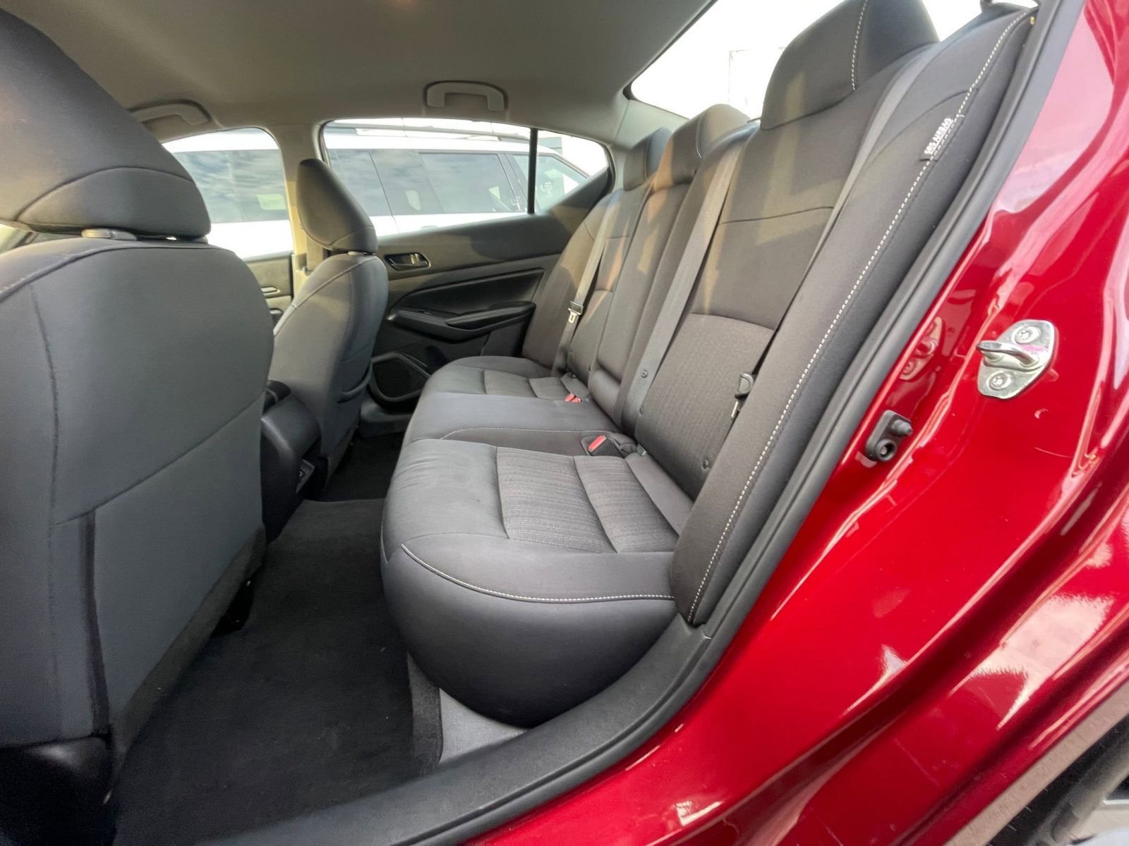 Used 2025 Nissan Altima 2.5 SV image 25