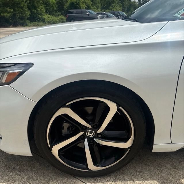 Used 2018 Honda Accord Sport image 9