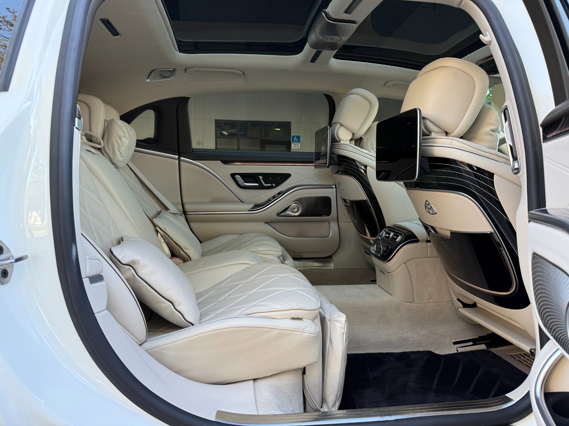 Used 2021 Mercedes-Benz Maybach S 580 Mercedes-Maybach S 580 4MATIC image 37