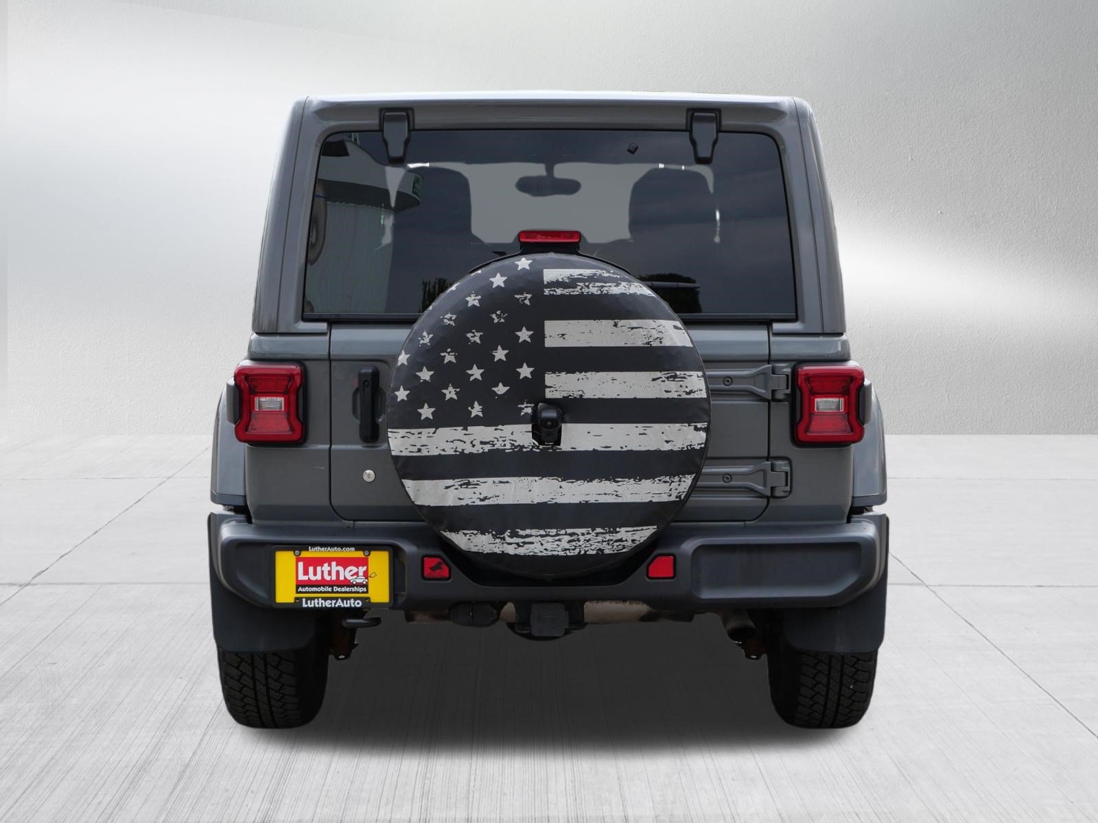 Used 2019 Jeep Wrangler Unlimited Sahara w/ Dual Top Group AWD/4WD image 6