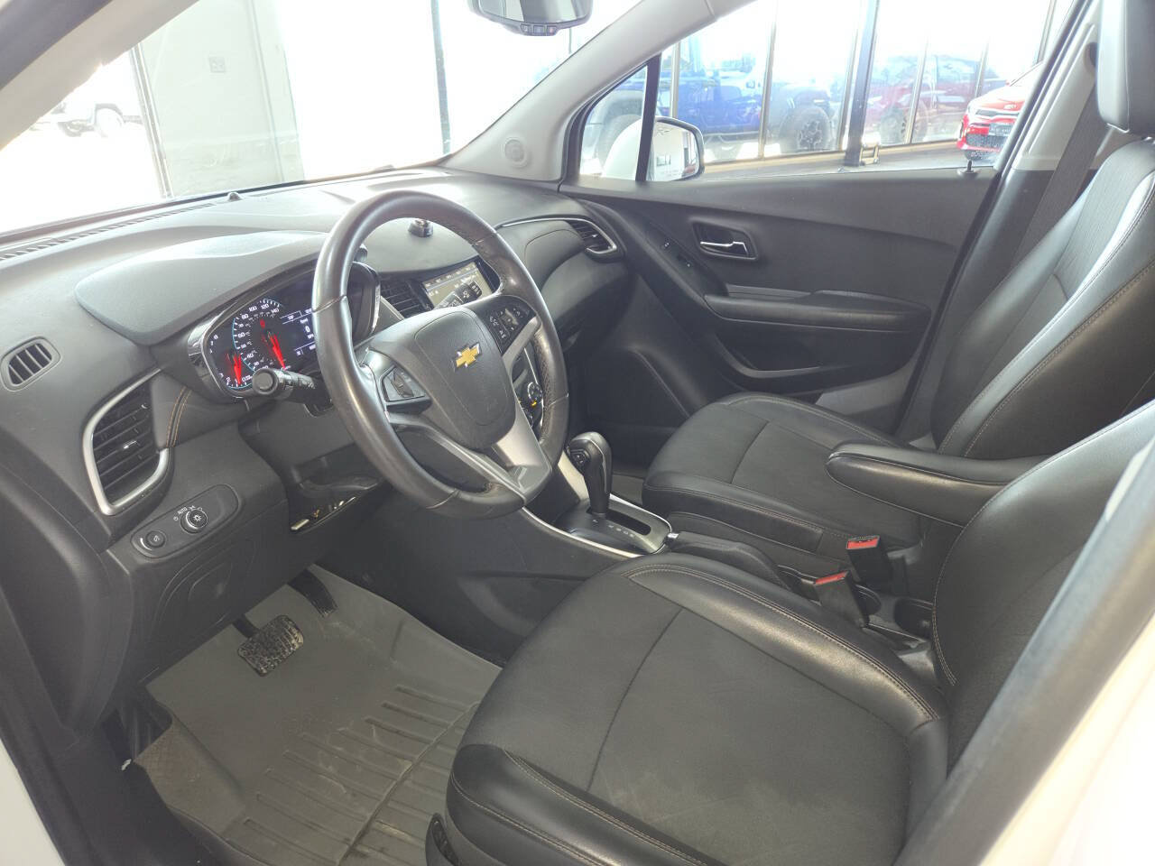 Used 2019 Chevrolet Trax LT w/ LT Convenience Package FWD image 15