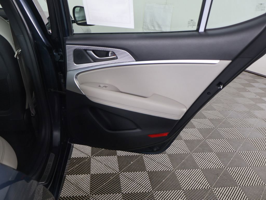 Used 2023 Genesis G70 2.0T w/ Sport Prestige Package image 28