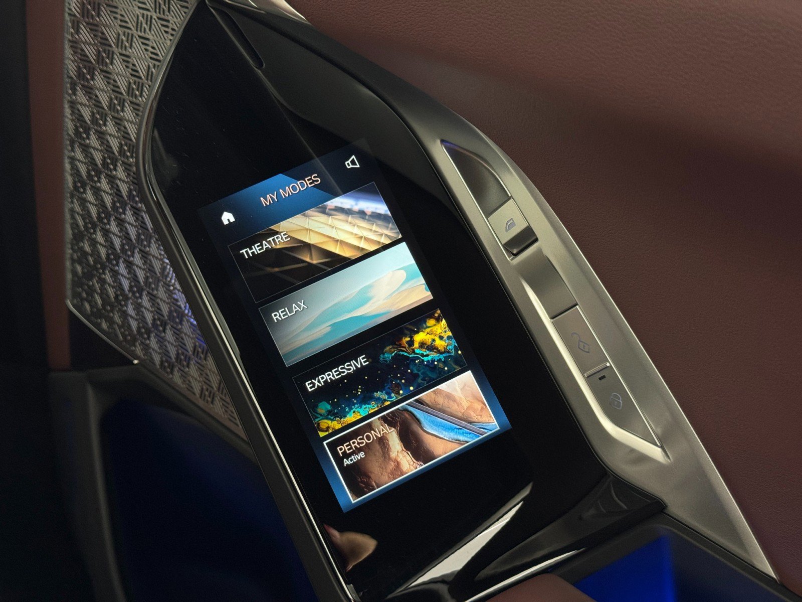 Used 2024 BMW i7 xDrive60 image 42