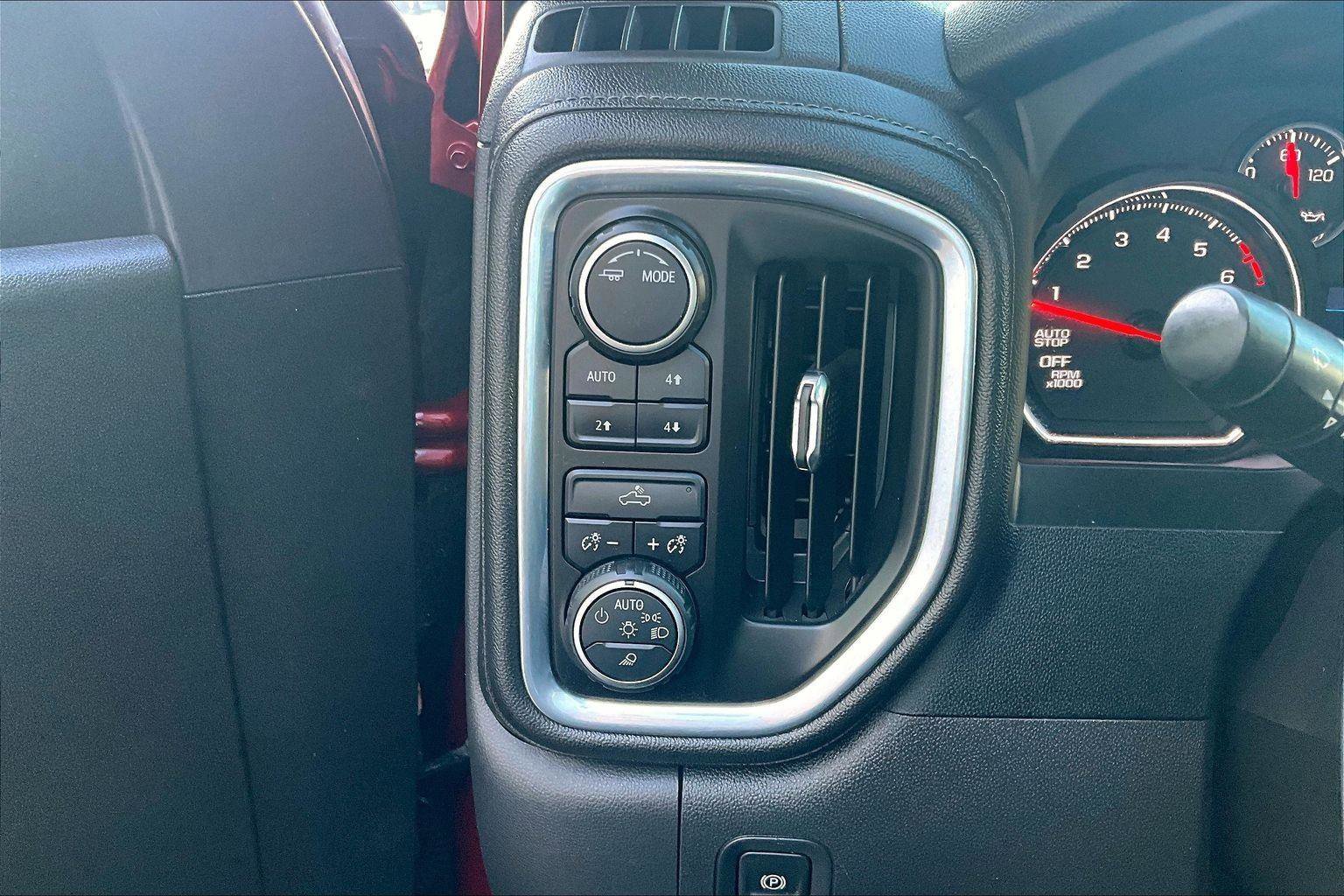 Used 2022 Chevrolet Silverado 1500 LT AWD/4WD image 33