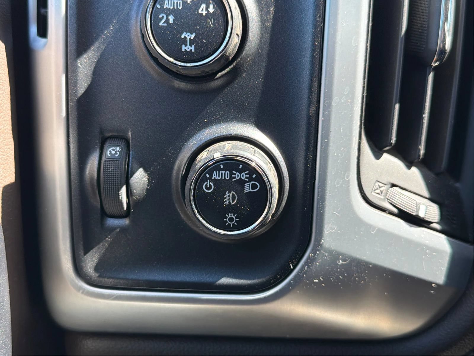 Used 2014 GMC Sierra 1500 SLT w/ SLT Crew Cab Value Package AWD/4WD image 21