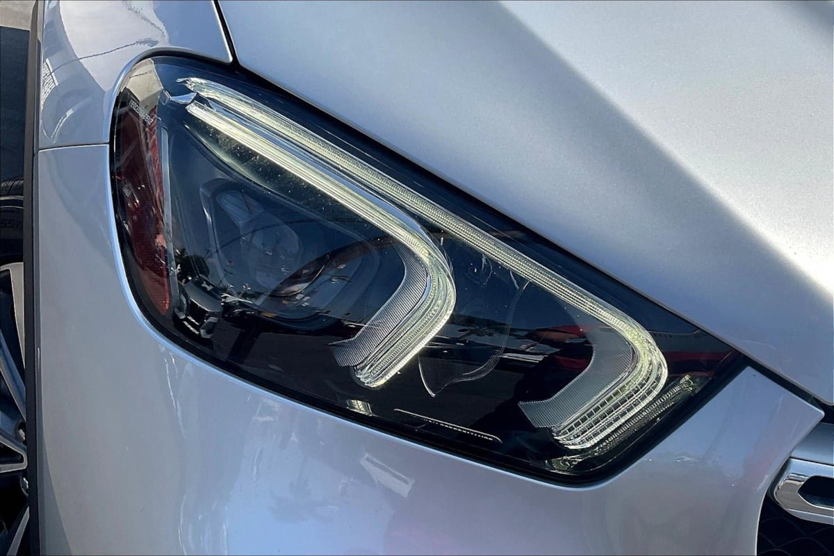 Used 2020 Mercedes-Benz GLE 350 w/ Premium Package image 29