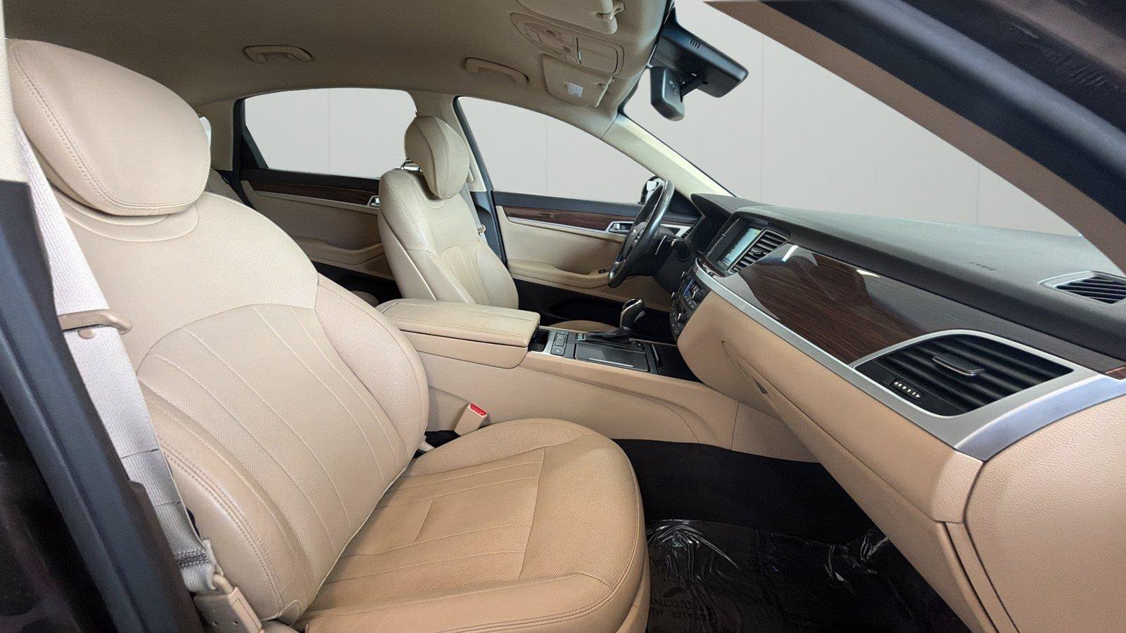 Used 2015 Hyundai Genesis 3.8 AWD/4WD image 14