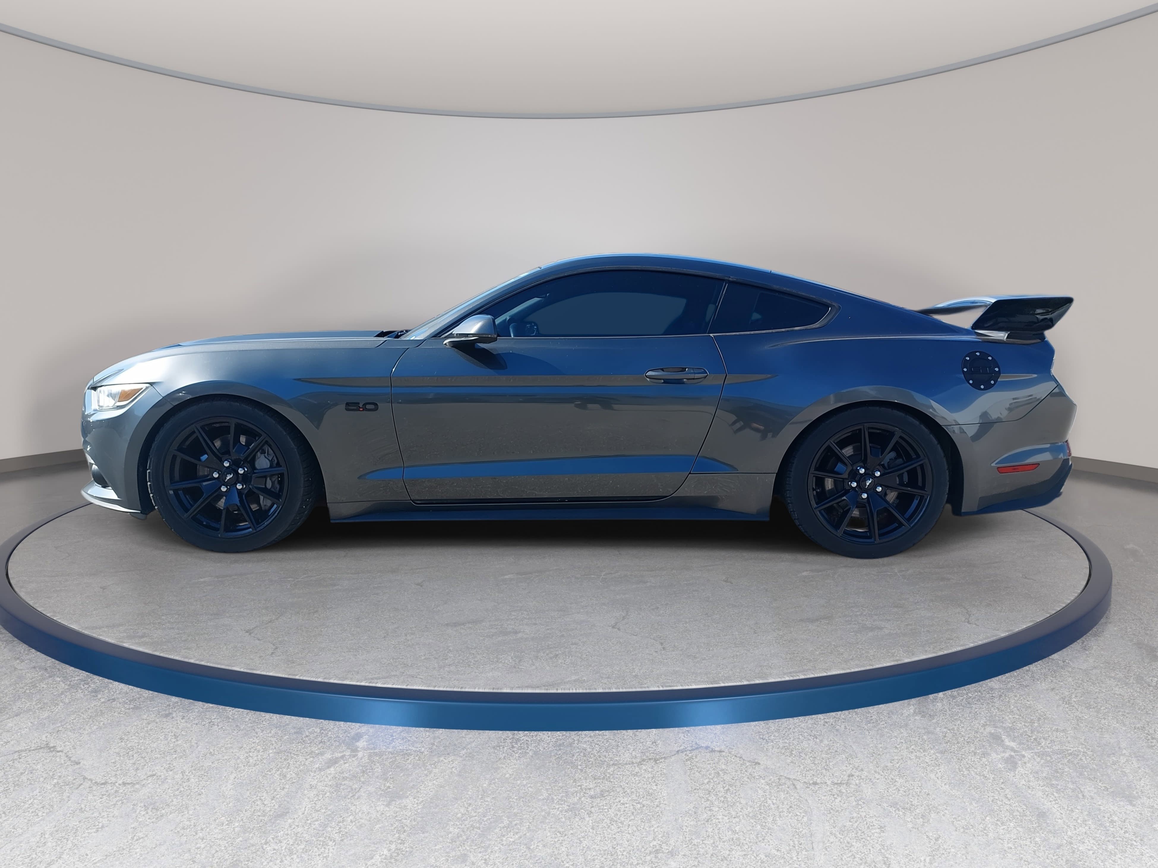 Used 2017 Ford Mustang GT Premium w/ Black Accent Package RWD image 8