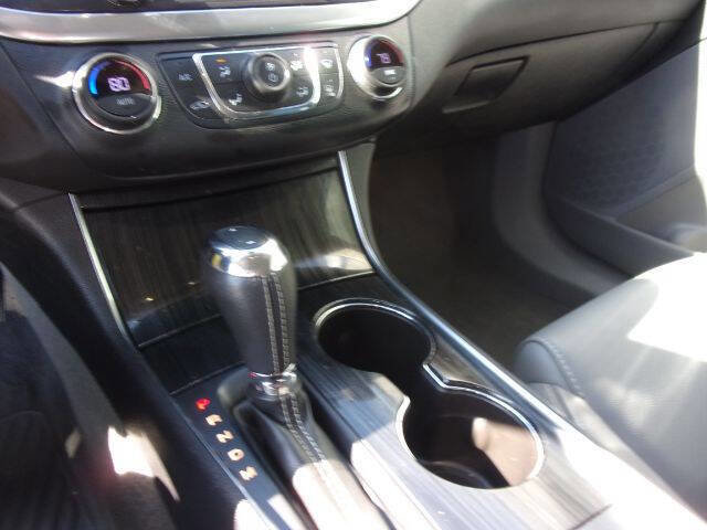 Used 2017 Chevrolet Impala LT image 12