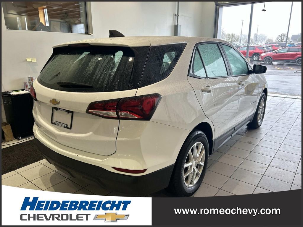 Used 2023 Chevrolet Equinox LS FWD image 4