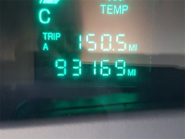 Used 2004 Cadillac De Ville w/ Equipment Group image 30