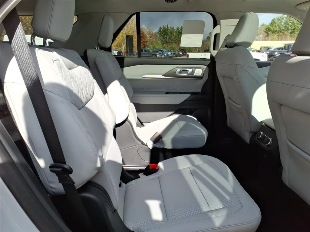 New 2026 Ford Explorer Platinum w/ LUX Leather Package AWD/4WD image 11
