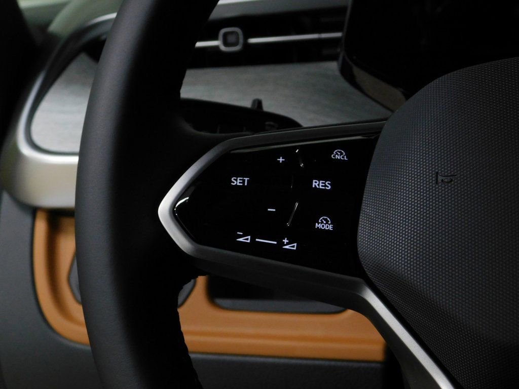 Used 2025 Volkswagen ID. Buzz 1st Edition image 42