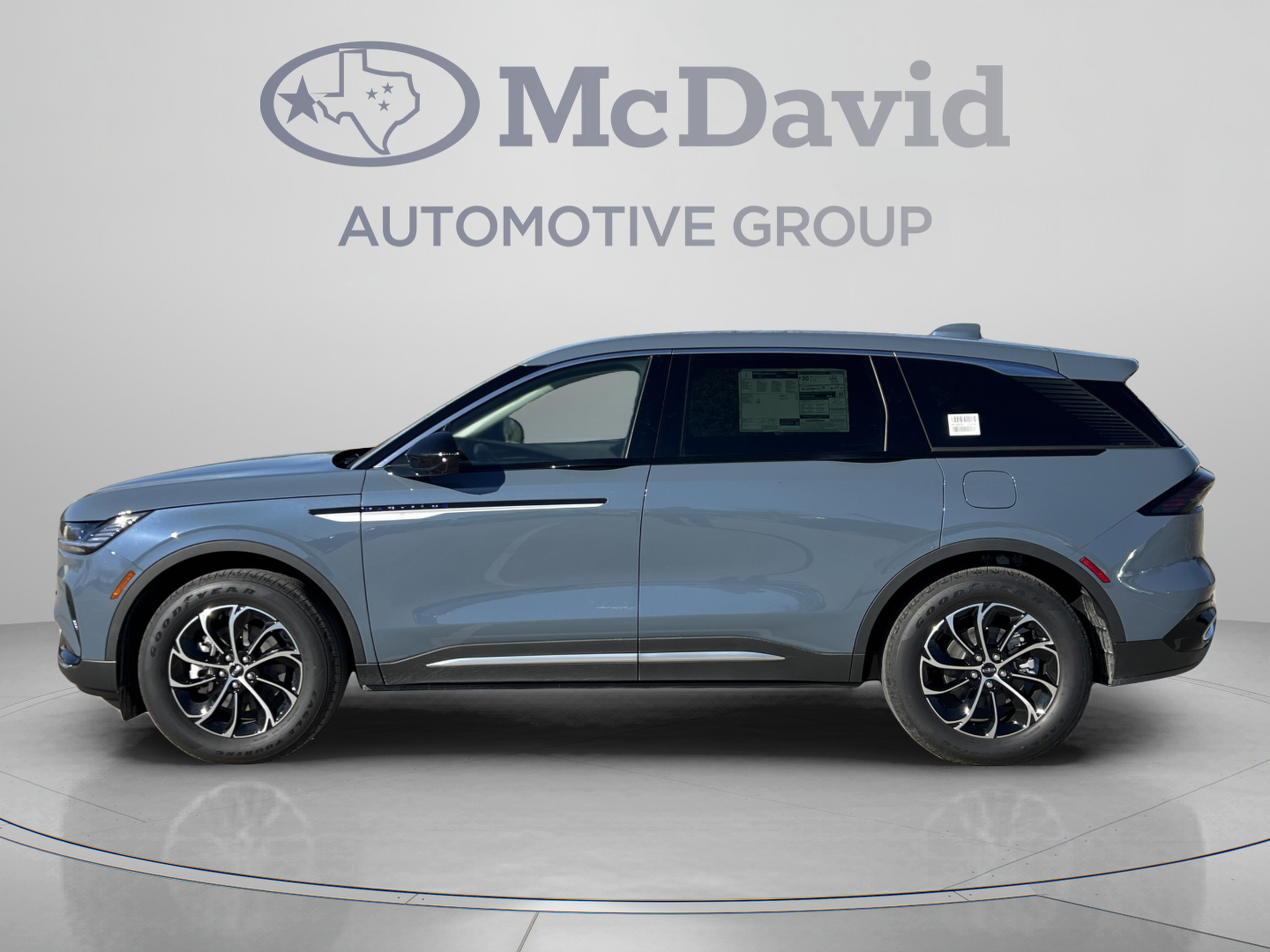 New 2026 Lincoln Nautilus Premier AWD/4WD image 4