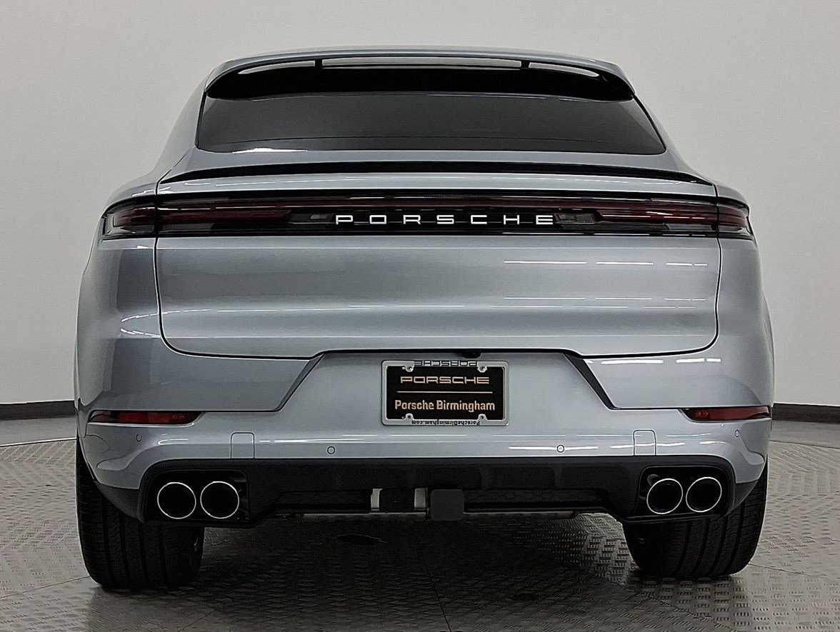 Used 2026 Porsche Cayenne Coupe image 10
