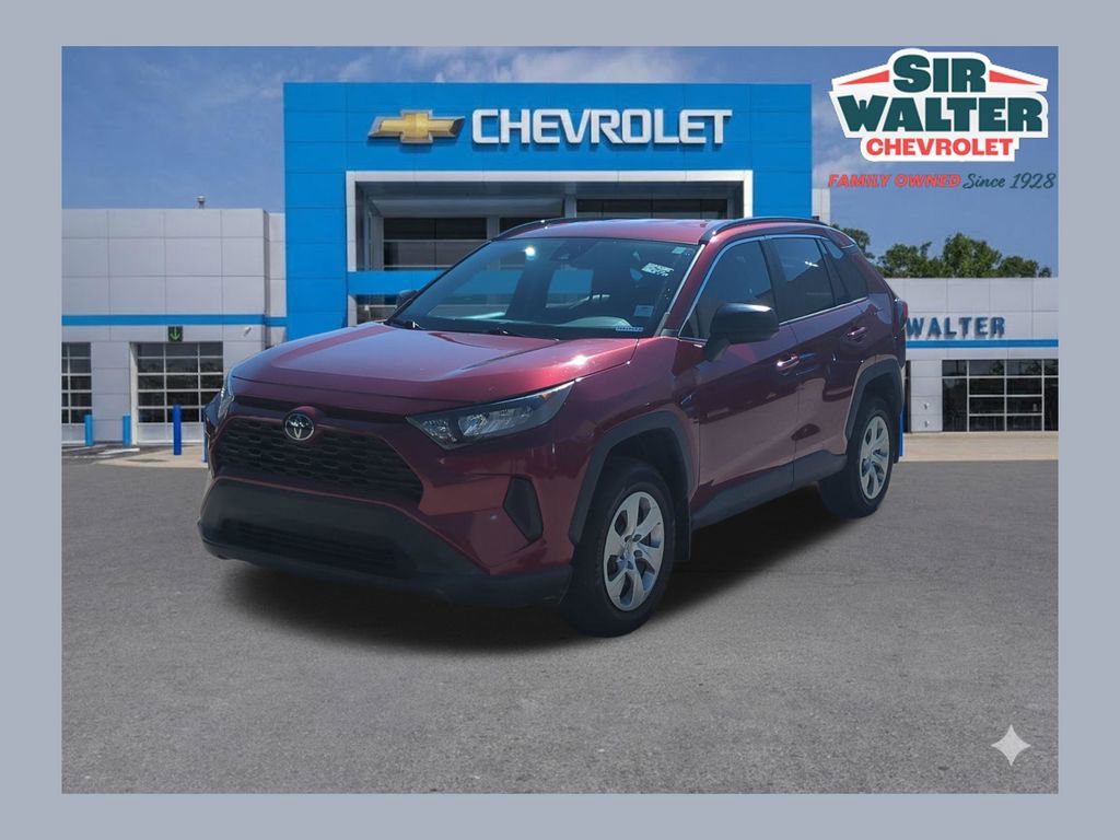 Used 2021 Toyota RAV4 LE image 1