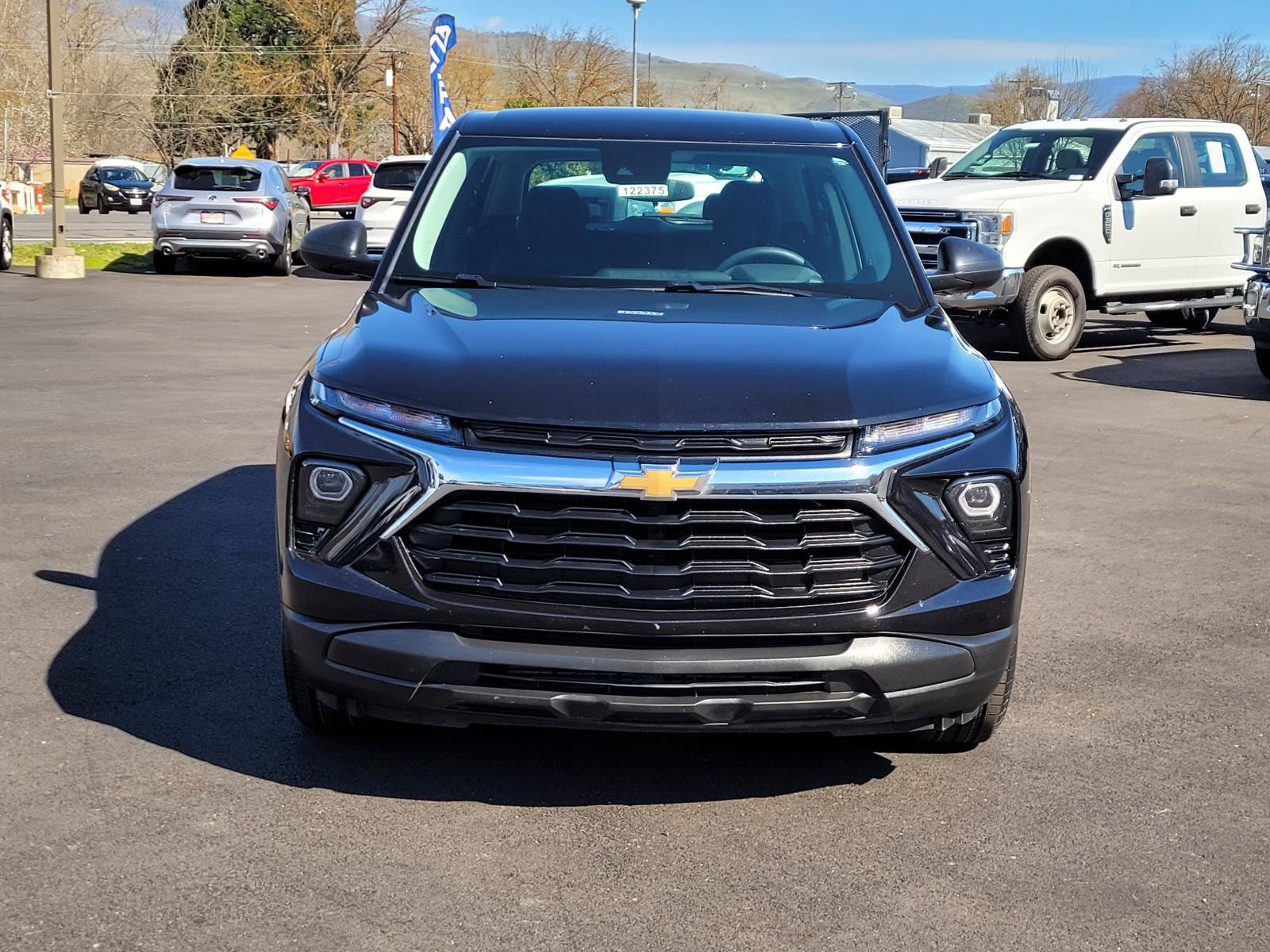 Used 2024 Chevrolet TrailBlazer LS FWD image 2
