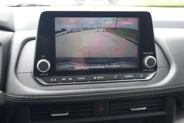 Certified 2025 Nissan Rogue SV FWD image 22