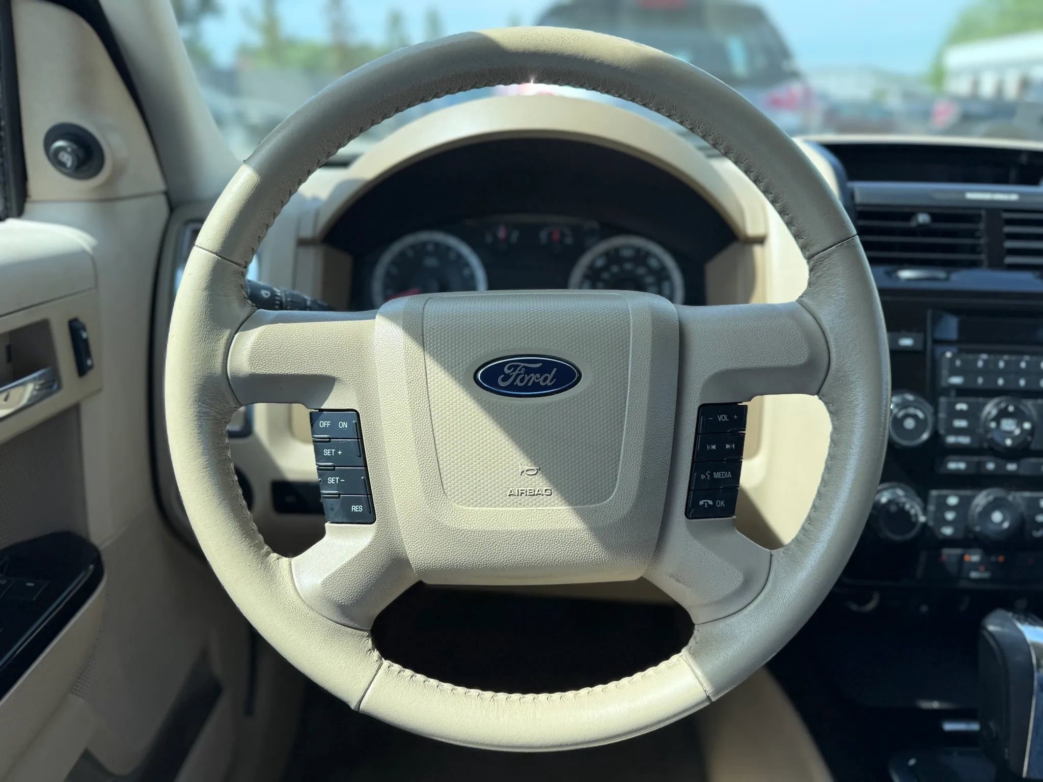 Used 2010 Ford Escape Limited AWD/4WD image 24