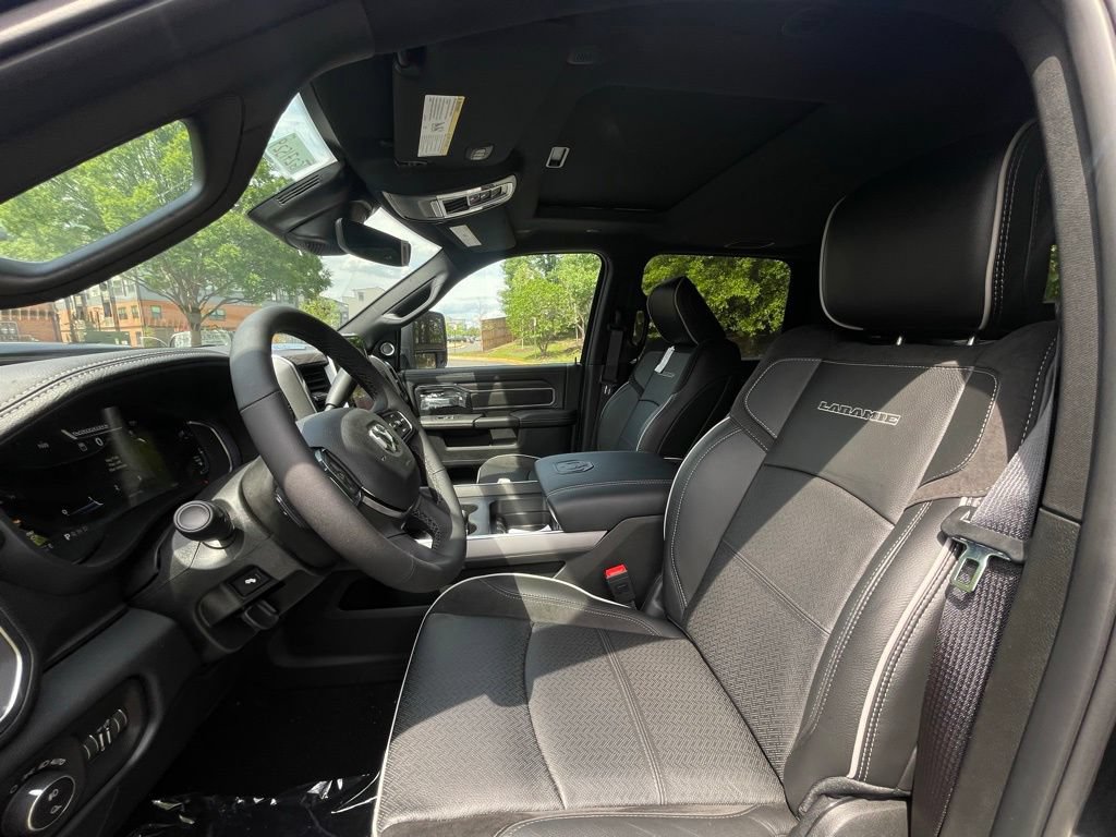 New 2026 RAM 2500 Laramie AWD/4WD image 15
