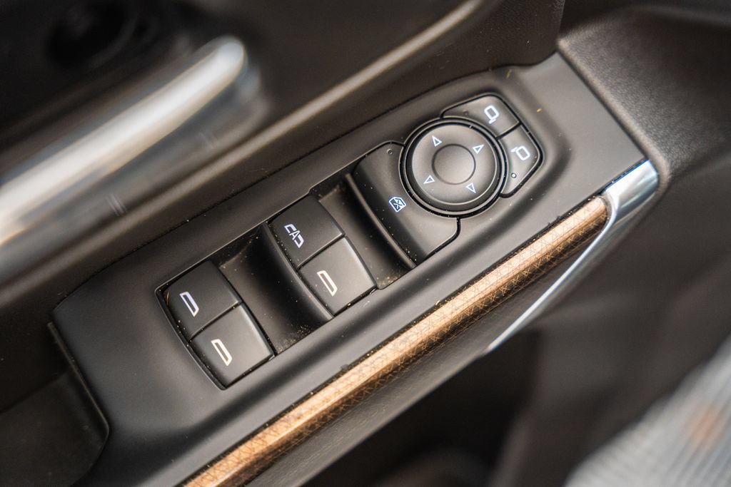 Used 2022 Chevrolet Silverado 1500 LT AWD/4WD image 41