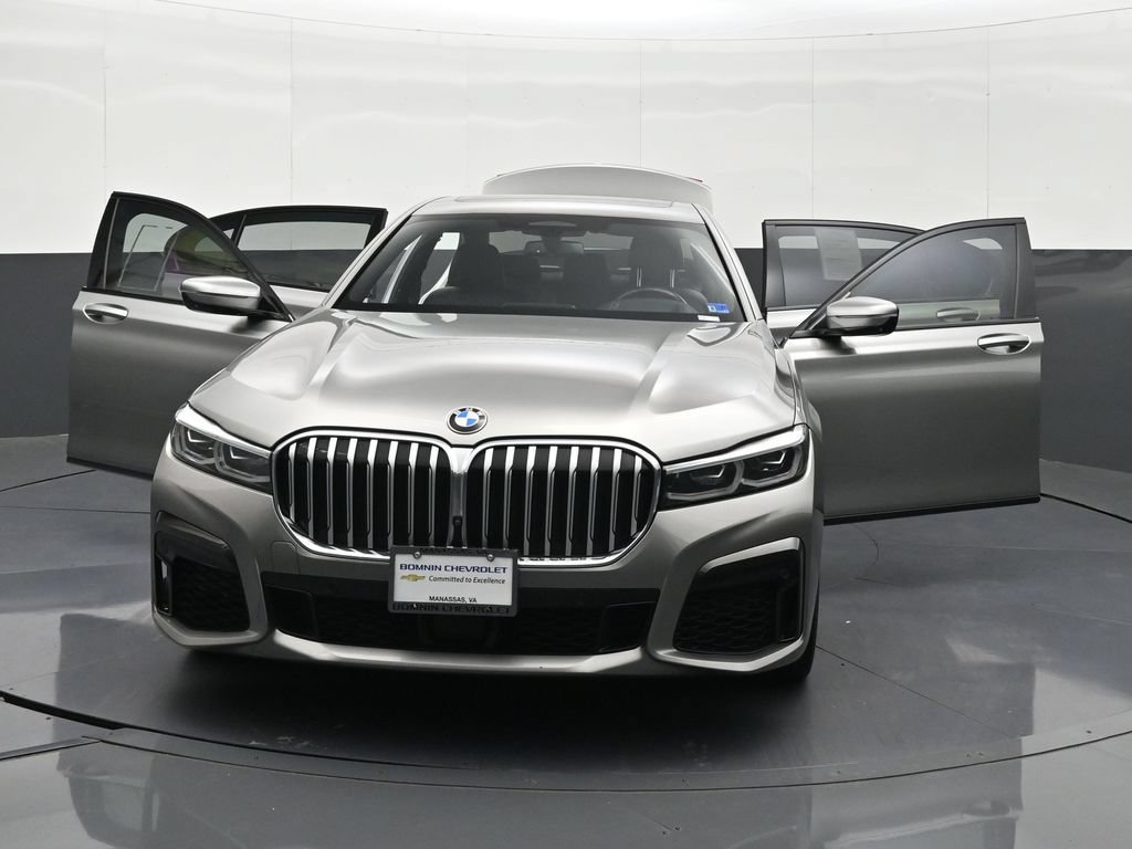 Used 2022 BMW 750i xDrive w/ M Sport Package AWD/4WD image 45