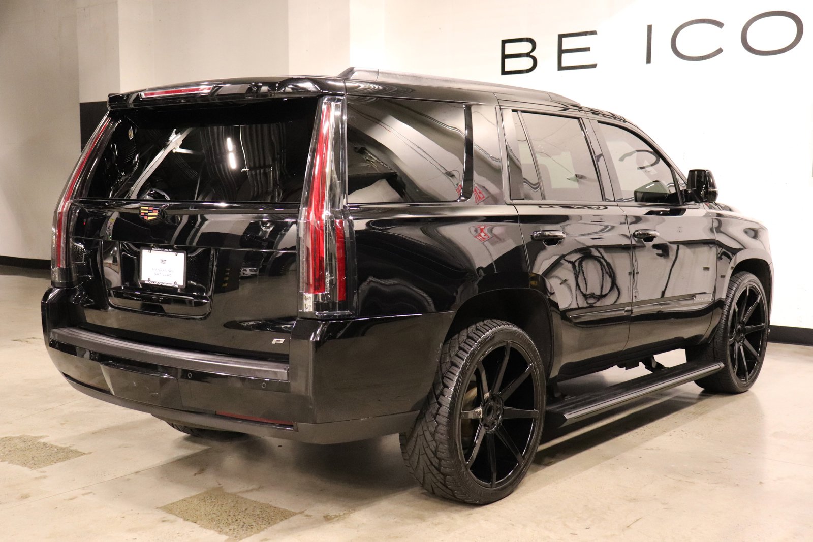 Used 2015 Cadillac Escalade Platinum image 5