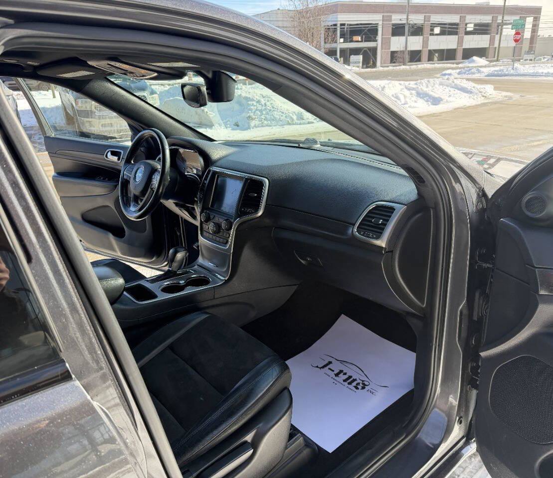 Used 2018 Jeep Grand Cherokee Altitude image 14